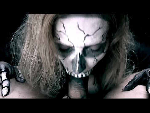 ❤️ Ragazza demonia chì succhia u cazzo cù a so bocca nera è ingoia cum. Solo porno à porn co.psi-mass.ru ☑
